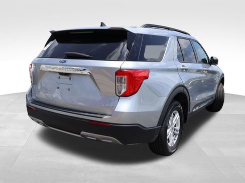Used 2024 Ford Explorer XLT w/ Equipment Group 202A AWD/4WD image 12