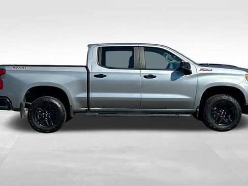 Used 2024 Chevrolet Silverado 1500 LT Trail Boss w/ Convenience Package II AWD/4WD image 3