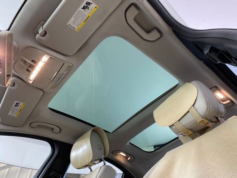 Used 2015 Mercedes-Benz C 300 4MATIC Sedan image 14