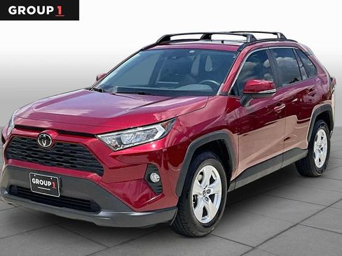 Used 2019 Toyota RAV4 XLE w/ Convenience Package FWD image 1
