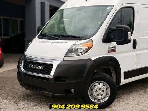 Used 2021 RAM ProMaster 2500 w/ Convenience Group FWD image 2