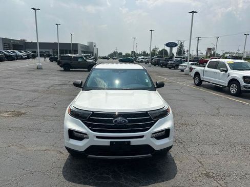 Certified 2023 Ford Explorer XLT w/ Equipment Group 202A AWD/4WD image 3