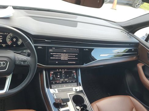 Certified 2025 Audi Q7 3.0T Premium Plus AWD/4WD image 21