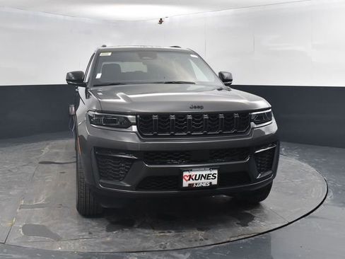 New 2026 Jeep Grand Cherokee L 4WD image 2