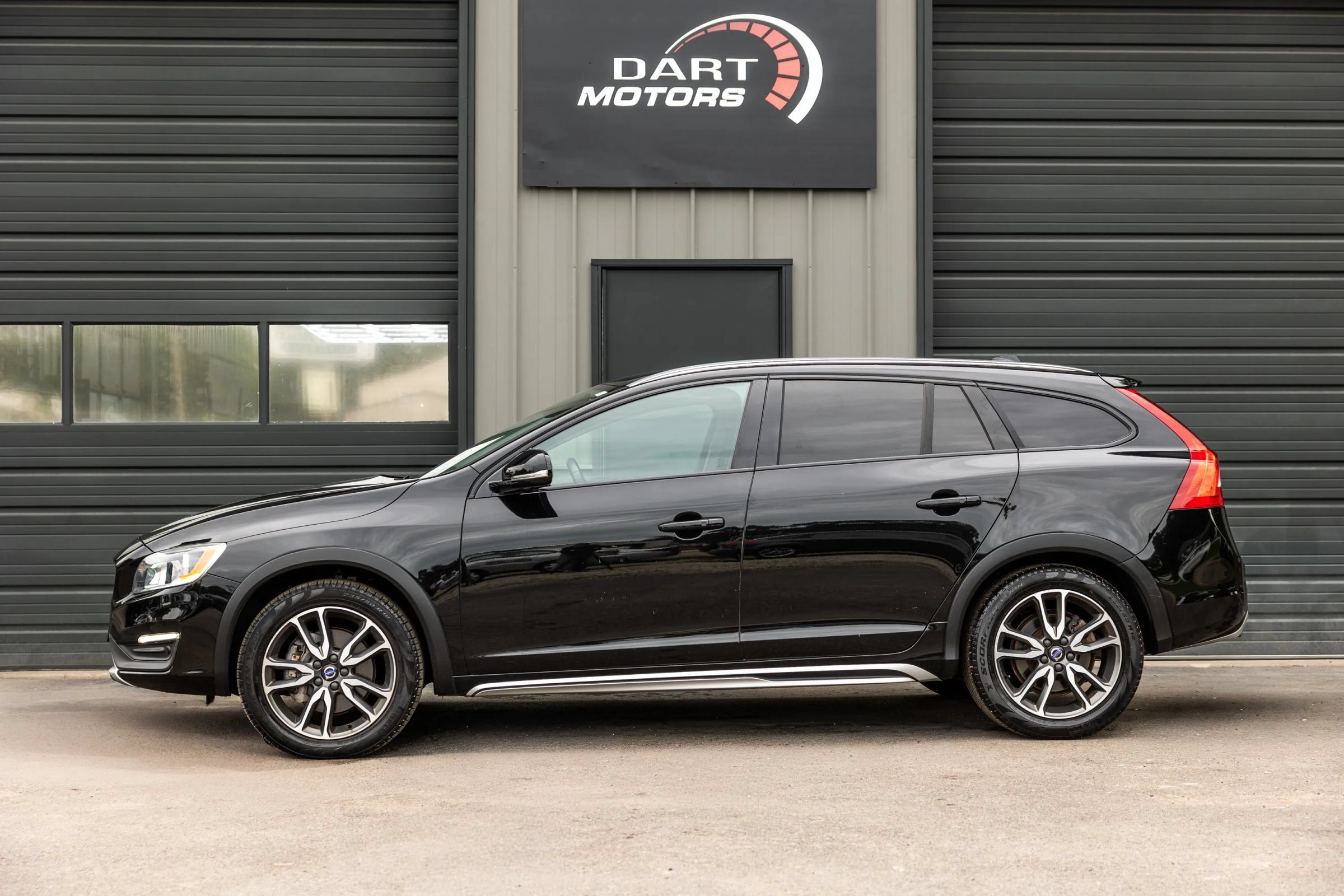 Used 2016 Volvo V60 T5 Cross Country w/ Convenience Package AWD/4WD image 4