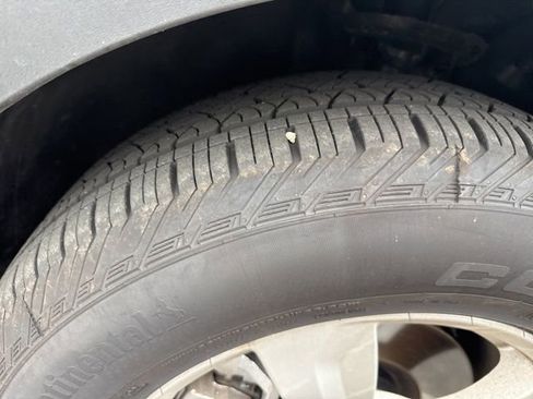 Used 2025 Kia Sorento LX image 9