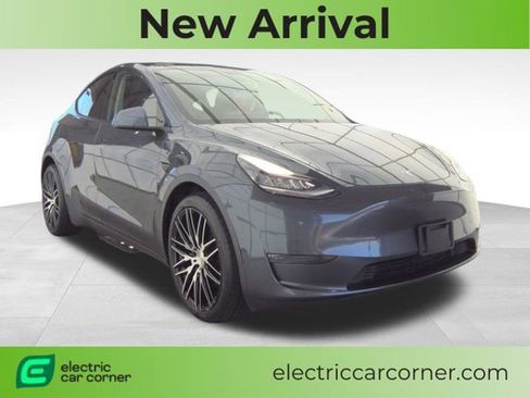 Used 2021 Tesla Model Y Long Range AWD/4WD image 1
