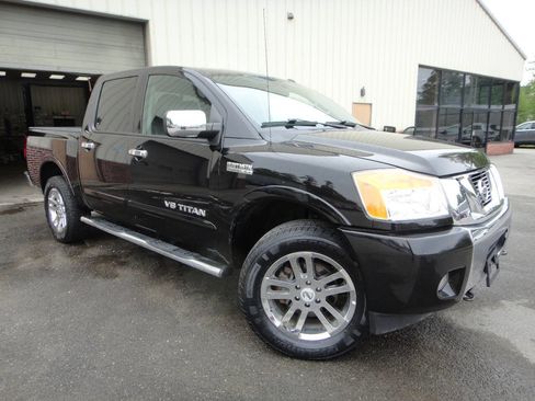 Used 2014 Nissan Titan SL w/ SL Heavy Metal Package AWD/4WD image 3