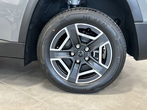 New 2026 Jeep Cherokee Laredo image 17