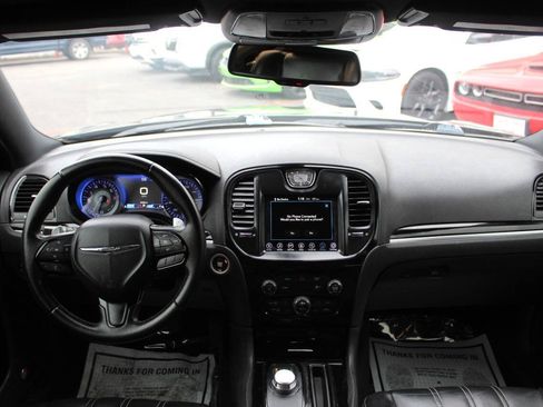 Used 2017 Chrysler 300 S RWD image 17