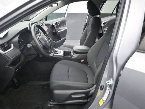 Used 2023 Toyota RAV4 LE FWD image 13