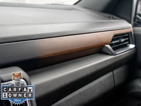 Used 2025 GMC Yukon Denali AWD/4WD image 15