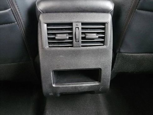 Used 2024 Mitsubishi Outlander SE FWD image 23