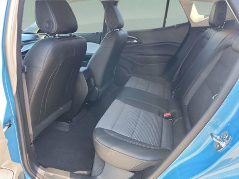 Used 2025 Chevrolet Trax LT w/ Driver Confidence Package image 16