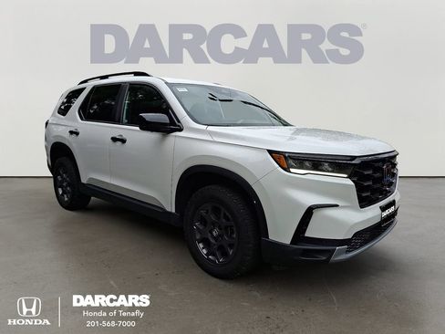 Used 2023 Honda Pilot TrailSport image 1