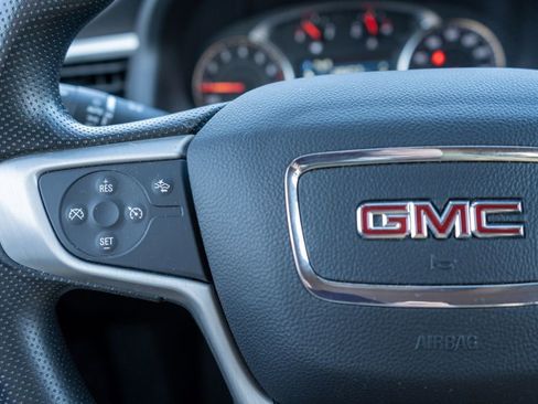 Used 2023 GMC Acadia SLE w/ Driver Convenience Package image 28