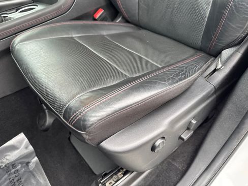 Used 2022 Dodge Durango R/T w/ Blacktop Package AWD/4WD image 15