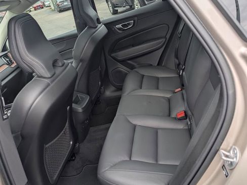 Used 2023 Volvo XC60 B5 Plus AWD/4WD image 15