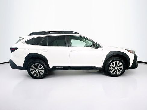 Used 2023 Subaru Outback Premium AWD/4WD image 10