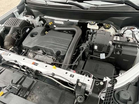 Certified 2023 GMC Terrain SLE w/ Driver Convenience Package image 9