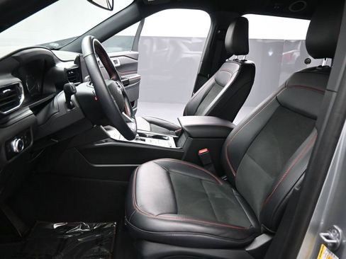 Certified 2023 Ford Explorer ST-Line w/ Class IV Trailer Tow Package image 10