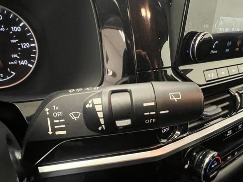 Used 2025 Nissan Pathfinder SL image 41