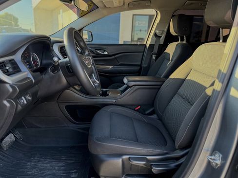 Used 2021 GMC Acadia SLE w/ LPO, Floor Liner Package image 3