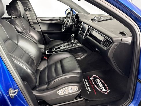 Used 2018 Porsche Macan image 31