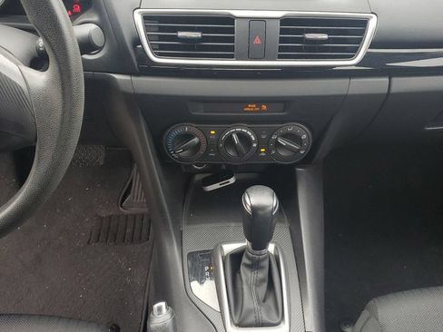 Used 2014 MAZDA MAZDA3 i SV FWD image 17
