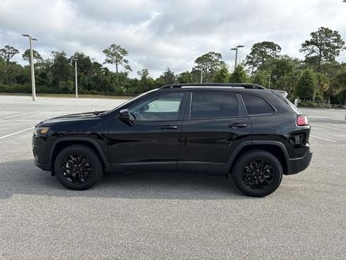 Used 2023 Jeep Cherokee Altitude Lux AWD/4WD image 6