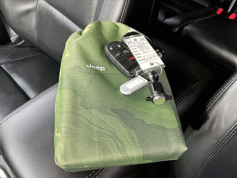 Used 2021 Jeep Grand Cherokee Limited w/ Premium Lighting Group image 34