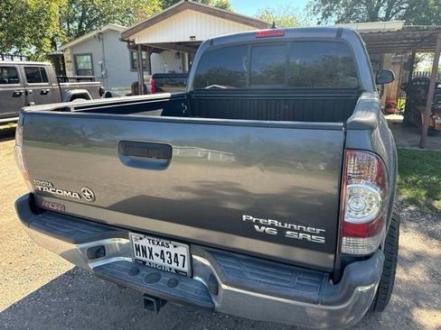 Used 2015 Toyota Tacoma PreRunner w/ SR5 Package RWD image 2