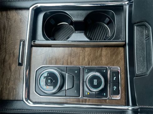 Used 2019 Ford Expedition Platinum image 31