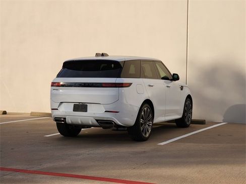 New 2026 Land Rover Range Rover Sport Dynamic SE image 4