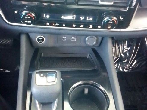 Used 2017 Nissan Rogue SL w/ SL Premium Package AWD/4WD image 11