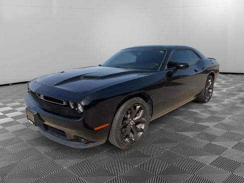 Used 2017 Dodge Challenger SXT w/ Sound Group image 7
