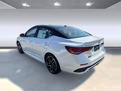 New 2025 Nissan Sentra SR image 3