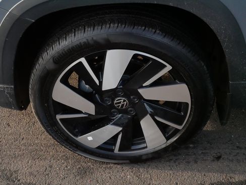 Certified 2024 Volkswagen Taos SEL image 15