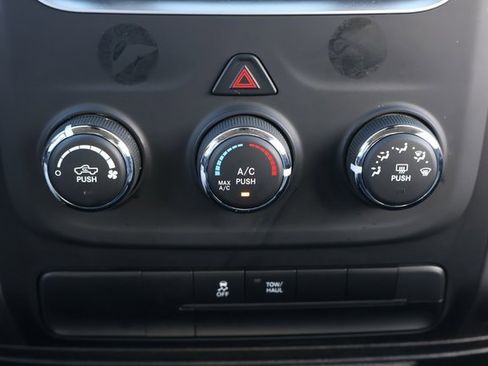 Used 2024 RAM 1500 Classic SLT image 24