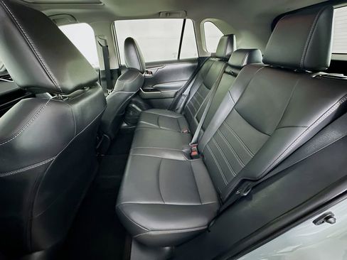 Used 2020 Toyota RAV4 XLE Premium image 33