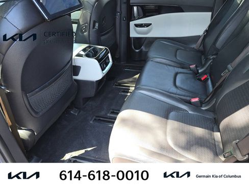 Certified 2024 Kia Carnival SX Prestige FWD image 19