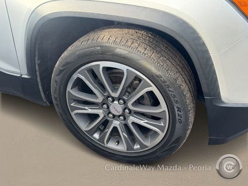 Used 2017 GMC Acadia SLT image 6