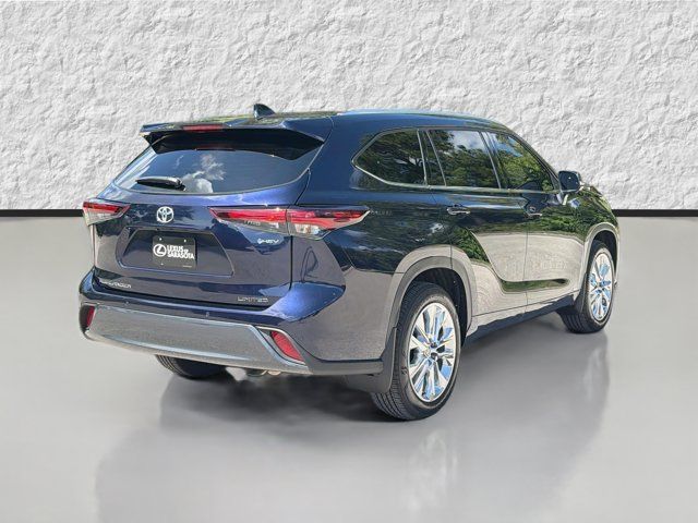 Used 2026 Toyota Highlander Limited AWD/4WD image 3