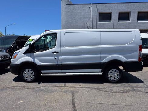 Used 2022 Ford Transit 250 Low Roof w/ Exterior Upgrade Package RWD image 12