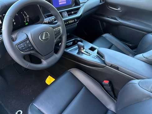 New 2026 Lexus UX 300h FWD image 4