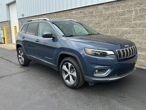 Used 2019 Jeep Cherokee Limited AWD/4WD image 3