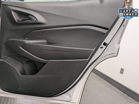 Used 2024 Chevrolet Trax RS w/ Sunroof Package FWD image 26