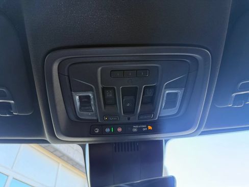 Used 2024 GMC Sierra 2500 AT4 w/ AT4 Premium Plus Package AWD/4WD image 30