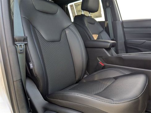 New 2026 Jeep Compass Latitude image 35