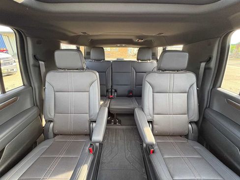 Used 2025 Chevrolet Suburban High Country AWD/4WD image 29